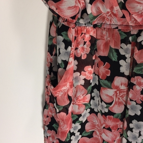 Forever 21 Romper Sz Med Floral Print Ruffle Straps Elastic Waist Lined Pockets - Picture 5 of 8